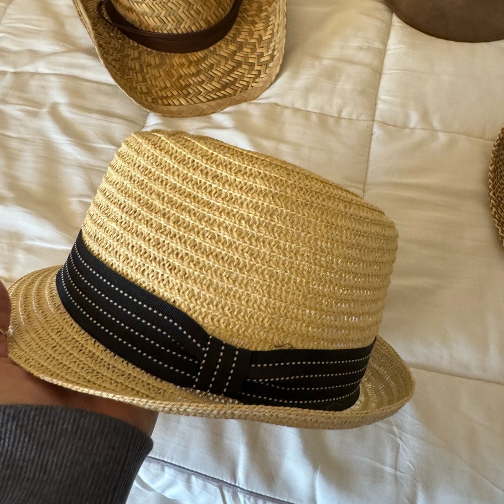 Hats Hats Hats- All 5 for one price. - Picture 4 of 17